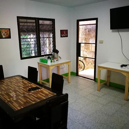 Stay With Jame Hostel Chiang Mai Esterno foto