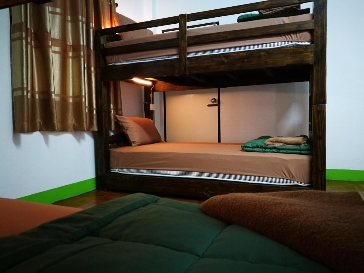 Stay With Jame Hostel Chiang Mai Esterno foto